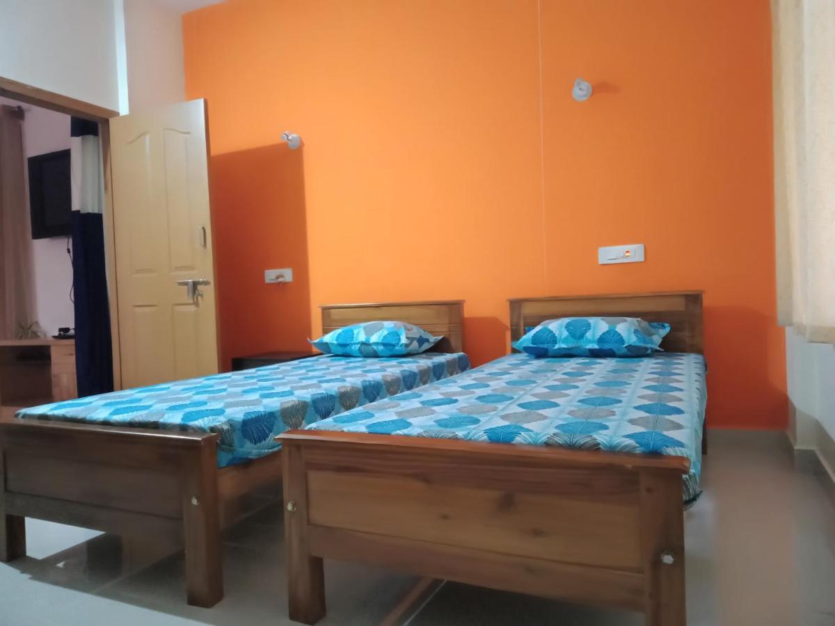 Krishna Kuteera Apartment Siddapura  Bagian luar foto